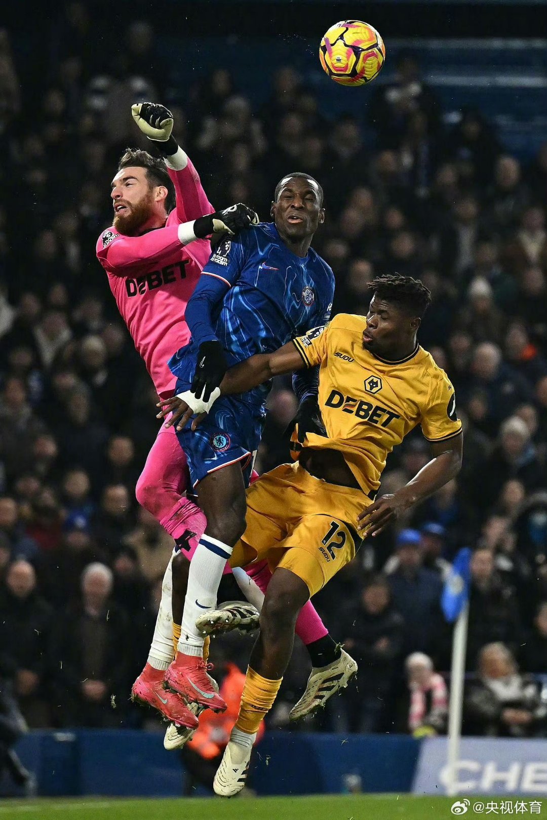 九游体育官网-切尔西迎欧联关键赛，加时末段远射贴柱，气氛紧张，控场能力受关注(特菲尔在圣殿深处)